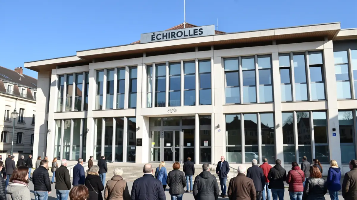 Facade of the Échirolles Town Hall.